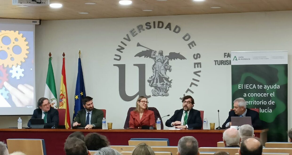 El pasado 17 de noviembre tuvo lugar la Jornada sobre el Marco Input-Output 2021 en el Salón de Actos de la Facultad de Turismo y Finanzas de la Universidad de Sevilla.