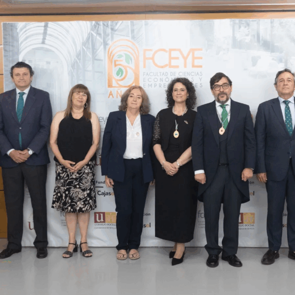 Mercedes Castro Nuño ingresa como académica de Ciencias Económicas y del Territorio. Publicación de «Diario de Sevilla» y «El Conciso»
