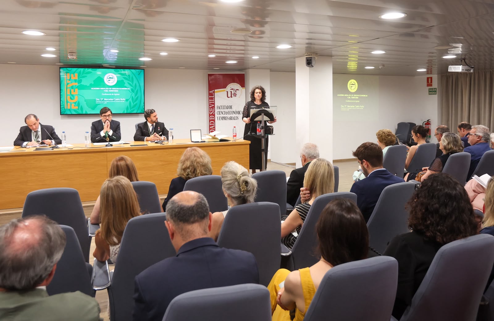 Ingreso como Académica de Mereces Castro Nuño y discurso «La Seguridad Vial como política de Éxito colectivo : Cohesión territorial y desarrollo desde Andalucía.